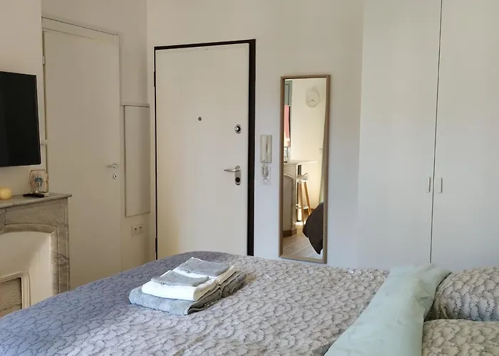 Studio Cannes A 5 Mn A Pied De La Gare Tout Confort Avec Balcon